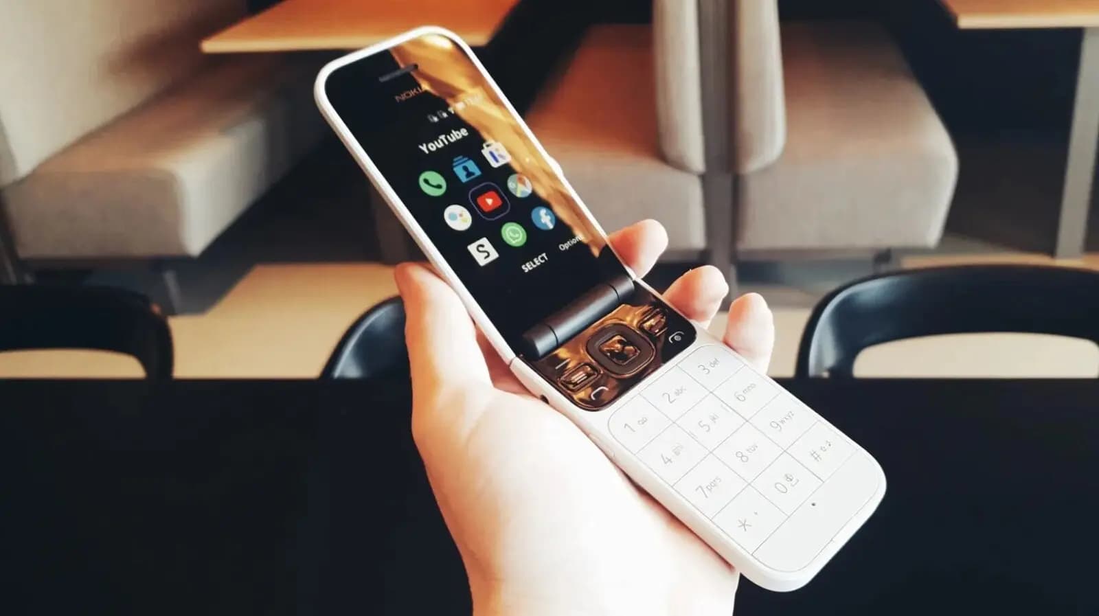 Чому у 2025 році варто перейти на кнопковий телефон на Android