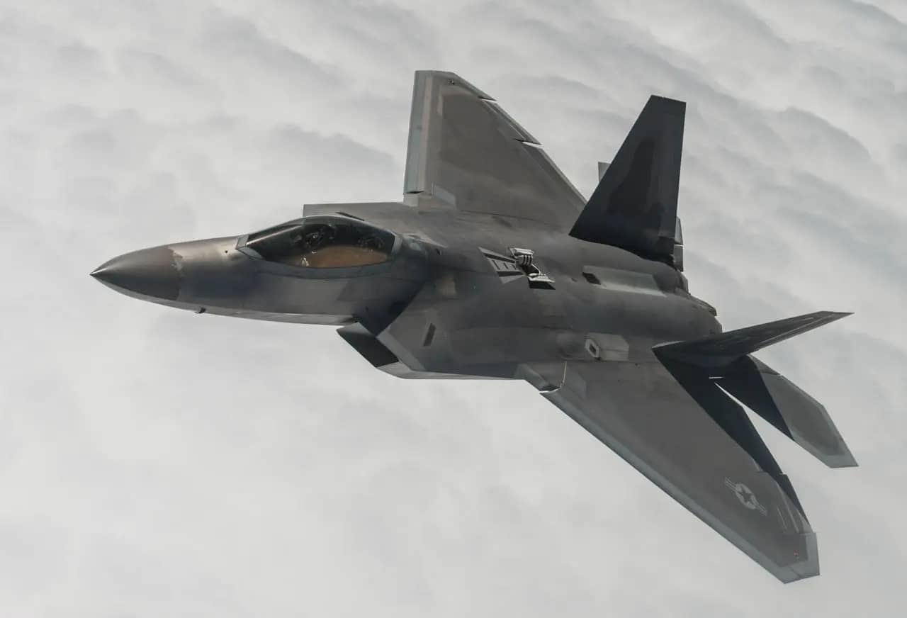 Розробники Lockheed Martin представили надзвуковий винищувач F-22 Raptor у спільних навчаннях із Австралією