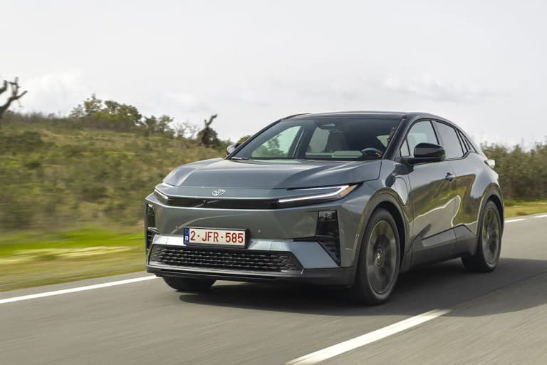 Новий Toyota C-HR+: швидка зарядка 150 кВт і запас ходу понад 600 км