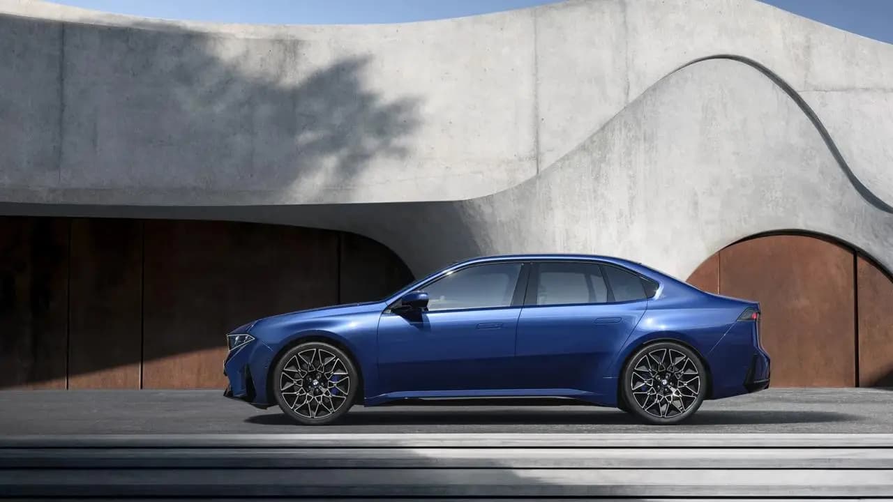 BMW показала новий електрокар i3: до 900 км без підзарядки