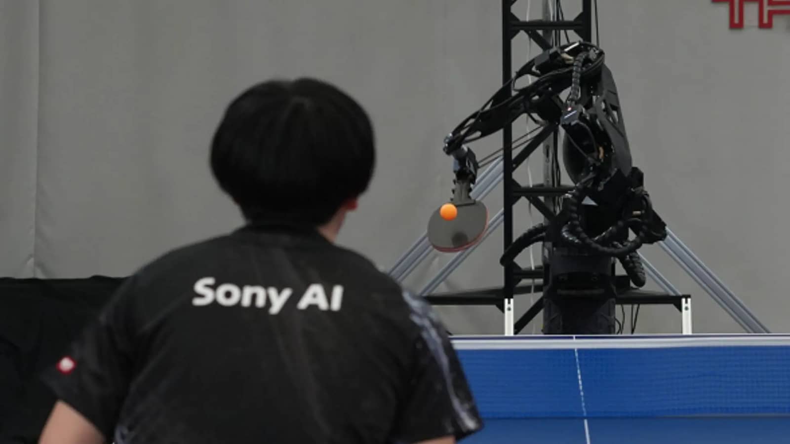 Робот Sony обіграв професійних гравців у настільний теніс
