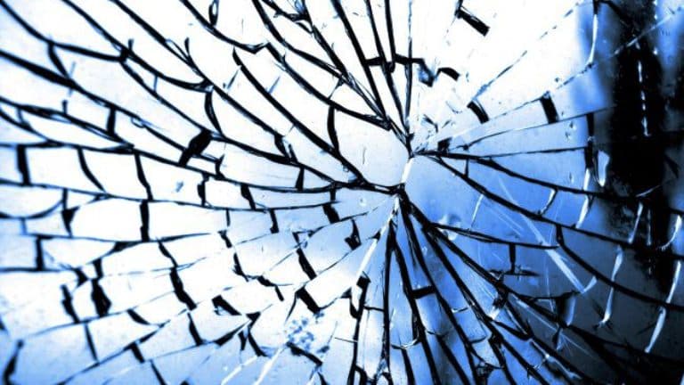 Вчені створили модель «ідеального скла»