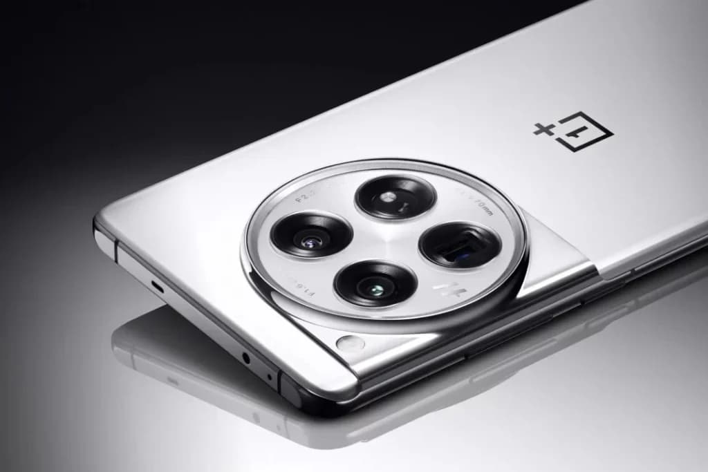 OnePlus 12 Glacier White Color Variant буде представлений 6 червня