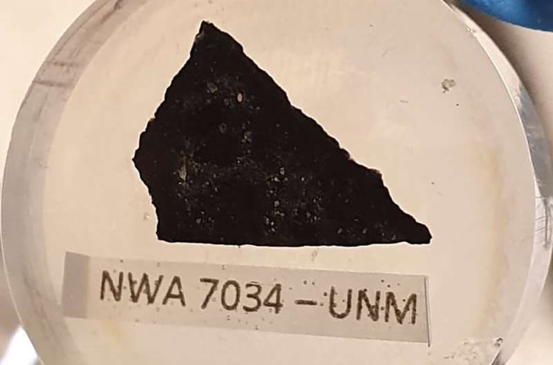 Знайдено докази гарячої води на Марсі