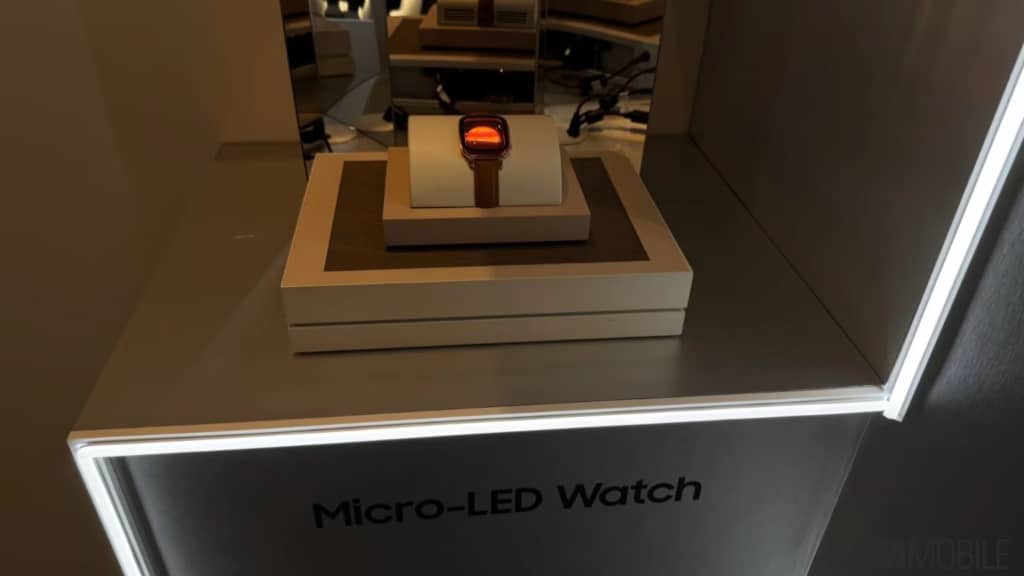 Samsung демонструє перший розумний годинник із дисплеєм MicroLED