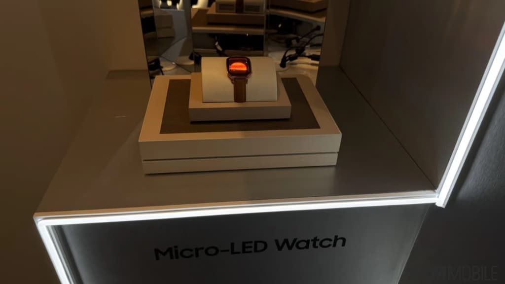 Samsung демонструє перший розумний годинник із дисплеєм MicroLED