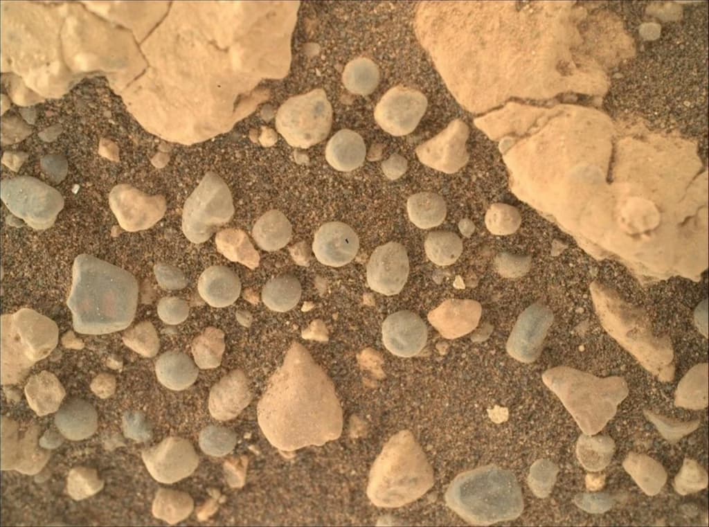 NASA фіксує ідеальні сфери на Марсі