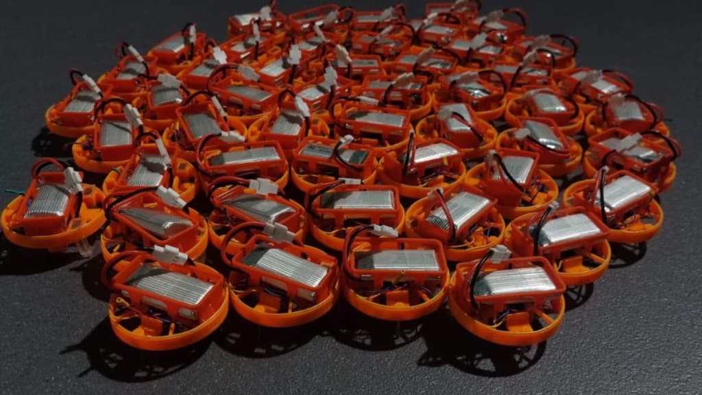 Зграї птахів і косяки риб підказали вченим шлях до розумних роботів