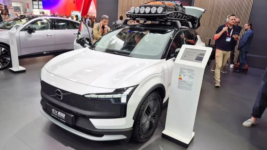 Volvo EX30 Cross Country представлений у Європі