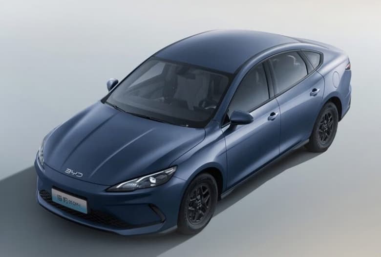 Представлений сучасний автомобіль BYD Seal 05 DM-i 2026
