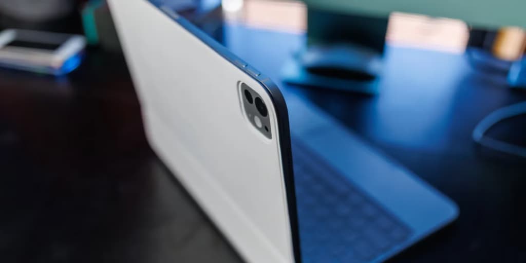 Apple працює над складаним iPad з 18-дюймовим дисплеєм