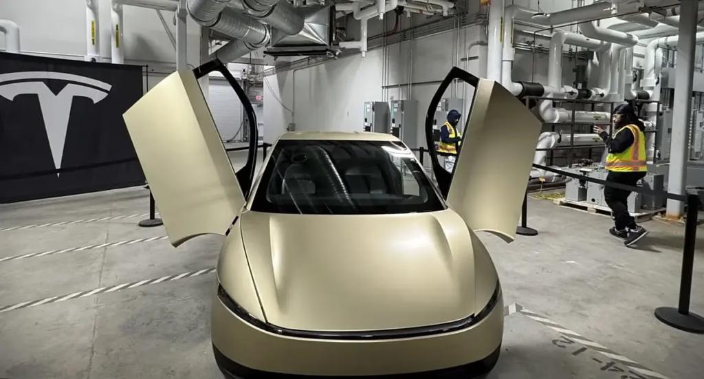 Tesla готується до випуску Cybercab