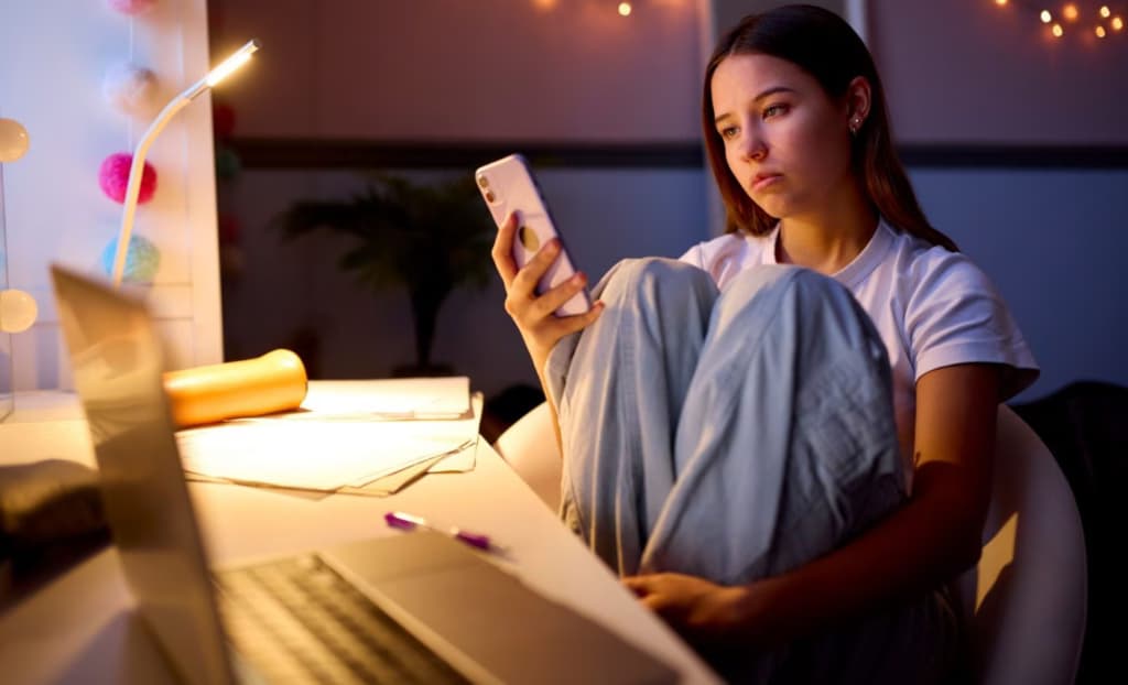 Соцмережі й самотність: як постійна онлайн-активність впливає на психіку