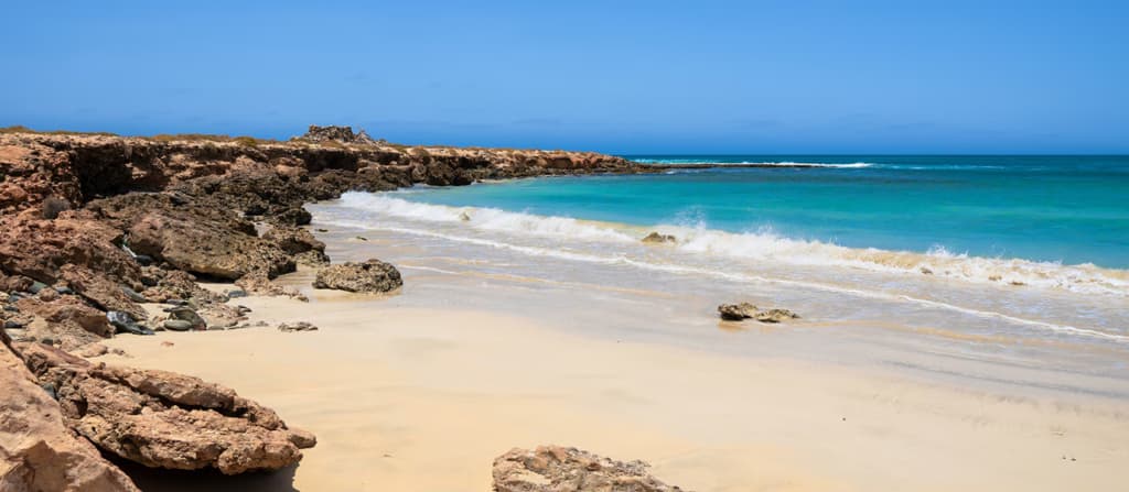 Вчені попереджають: майже половина пляжів зникне до кінця століття