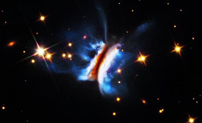 Телескоп Hubble зафіксував гігантське й хаотичне місце народження планет