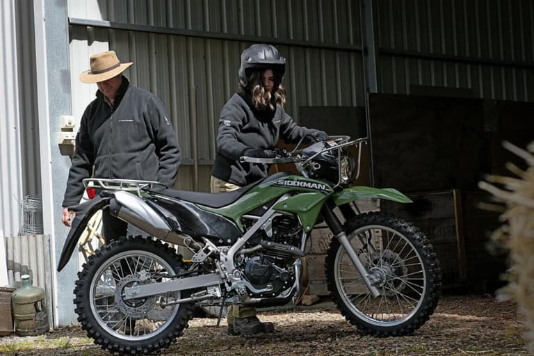 Kawasaki представила утилітарний мотоцикл Stockman