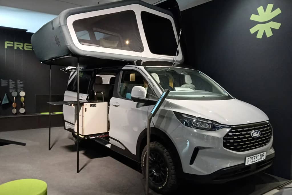 Freescape представила автобудинок на базі Ford з надувним дахом