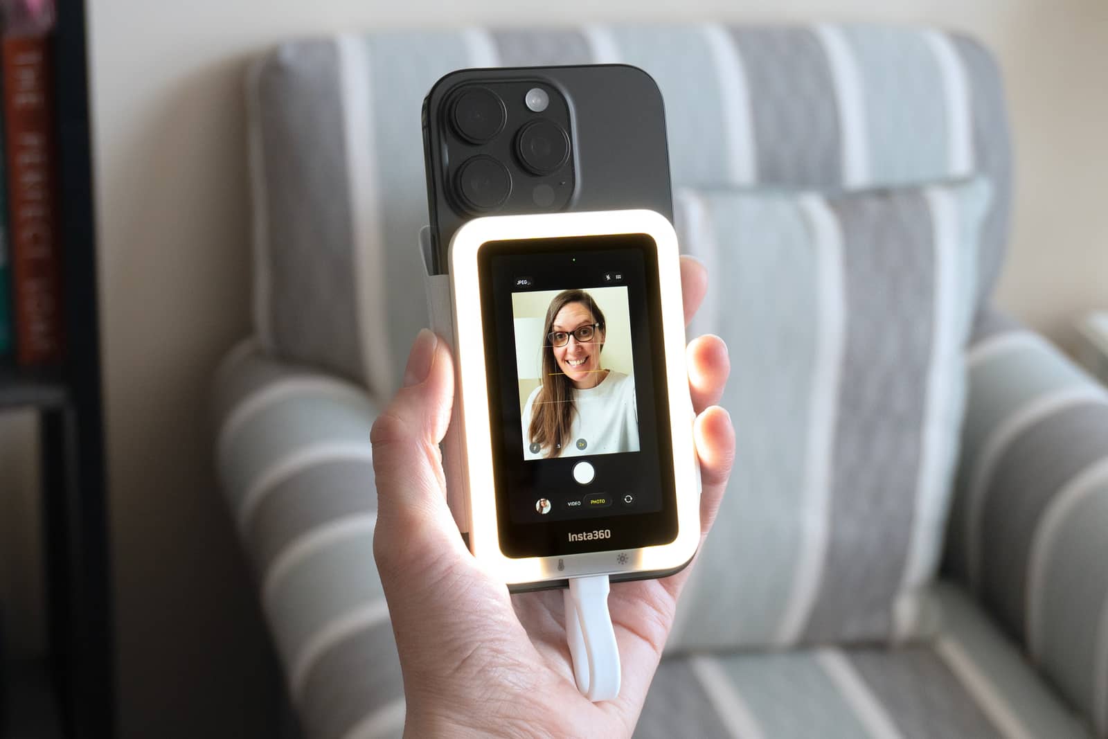 Insta360 Snap: новий аксесуар для селфі з задньою камерою