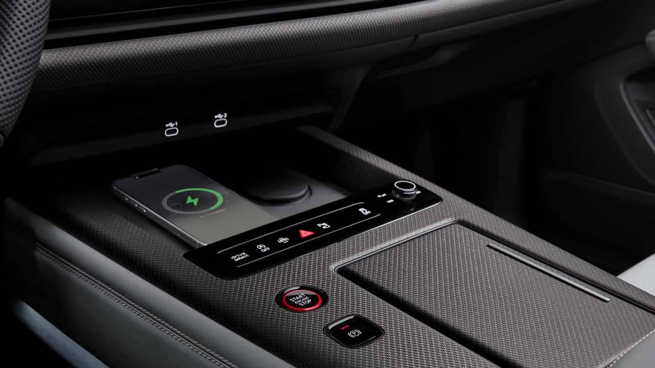 Audi нарешті зменшує використання глянцевого чорного оздоблення