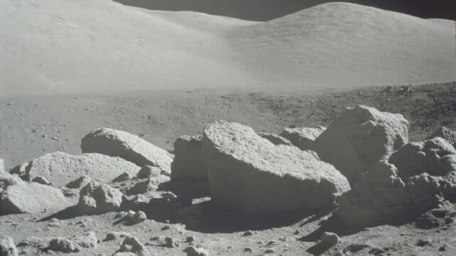 Хімічний слід у місячних породах вказує на наявність кисню в давньому Місяці