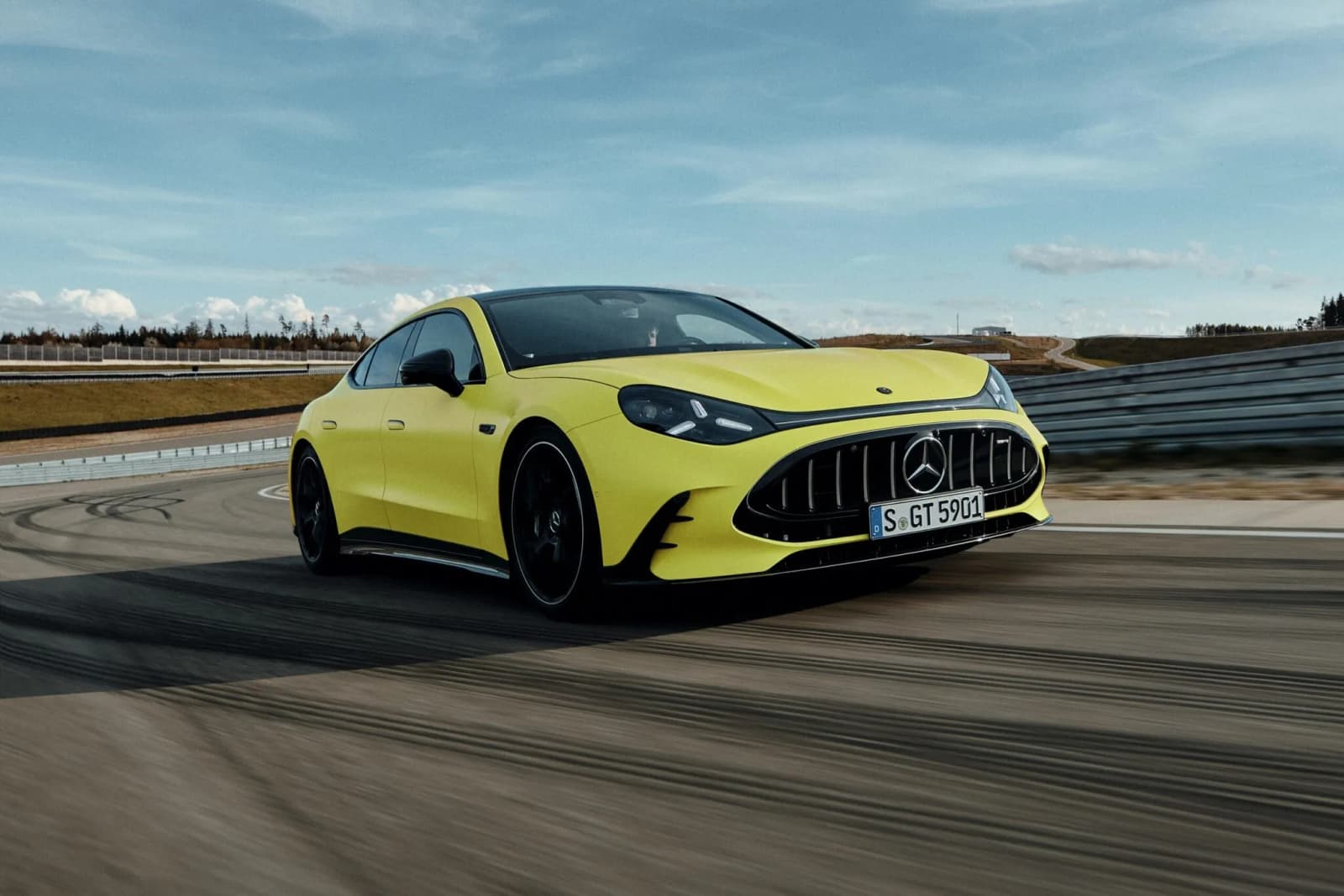 Mercedes-AMG представила електричний GT 4-Door Coupe потужністю 1,153 к.с.
