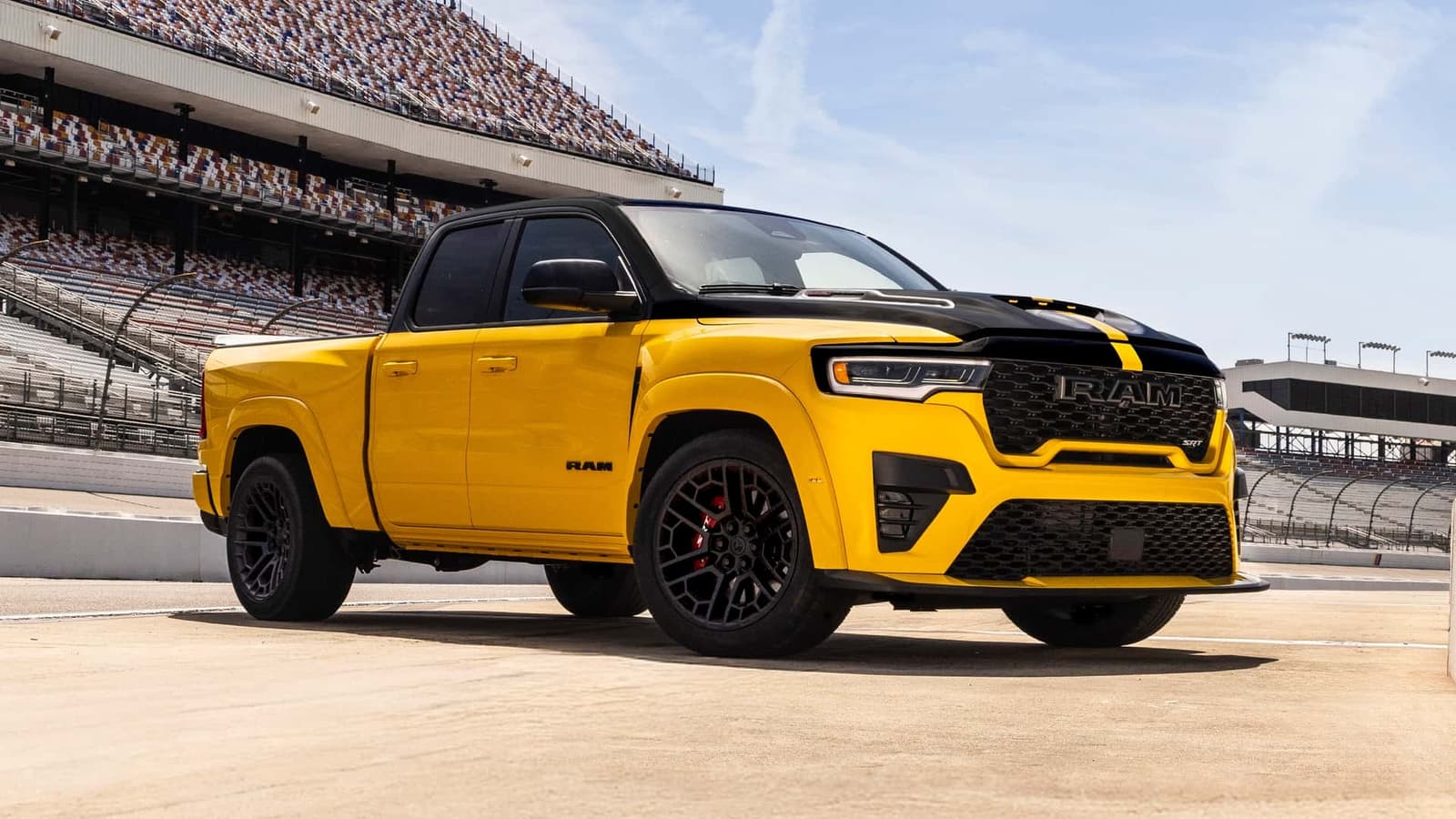 Ram 1500 Rumble Bee: Найшвидший серійний пікап у світі