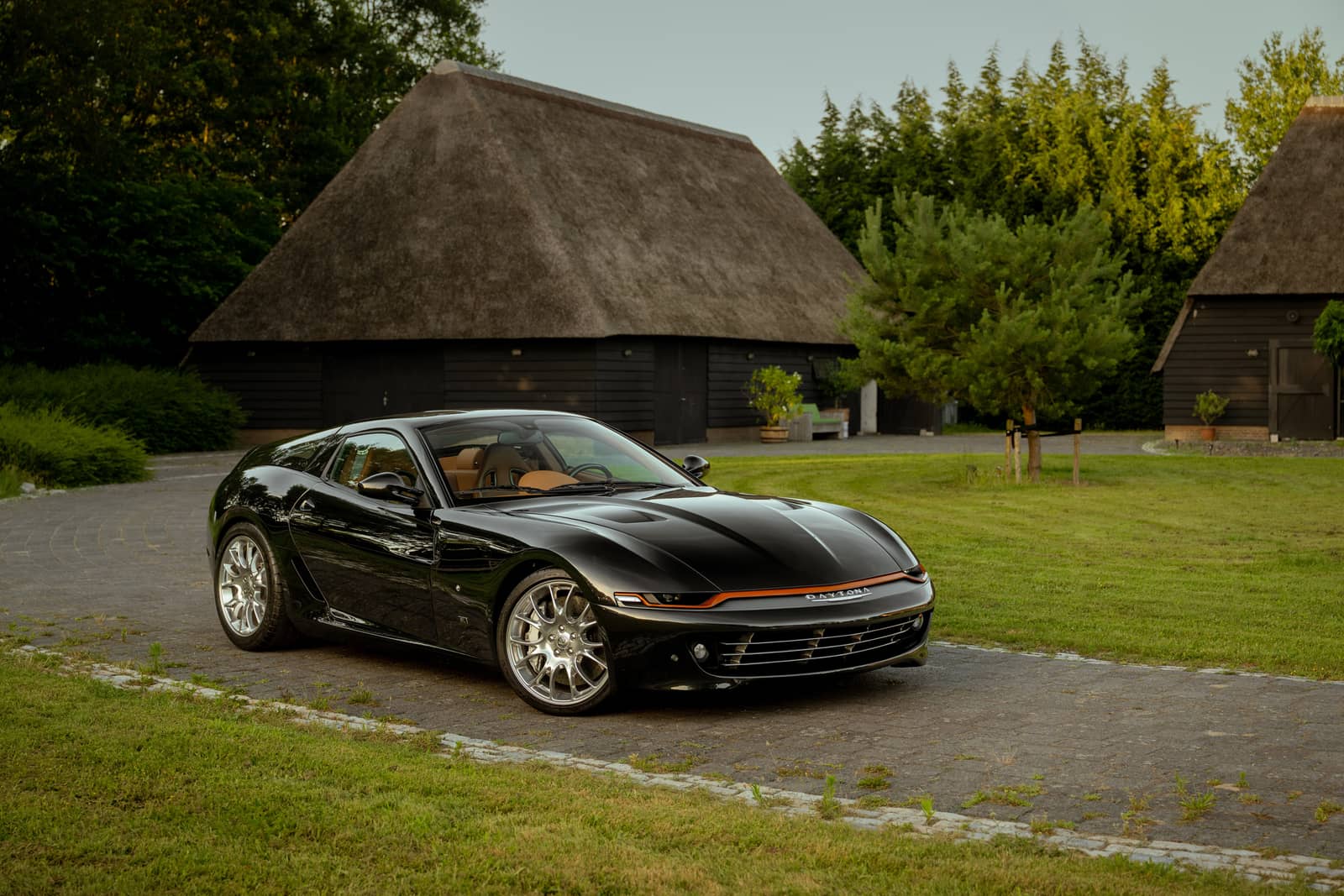 Niels van Roij Design представляє Daytona Shooting Brake Hommage