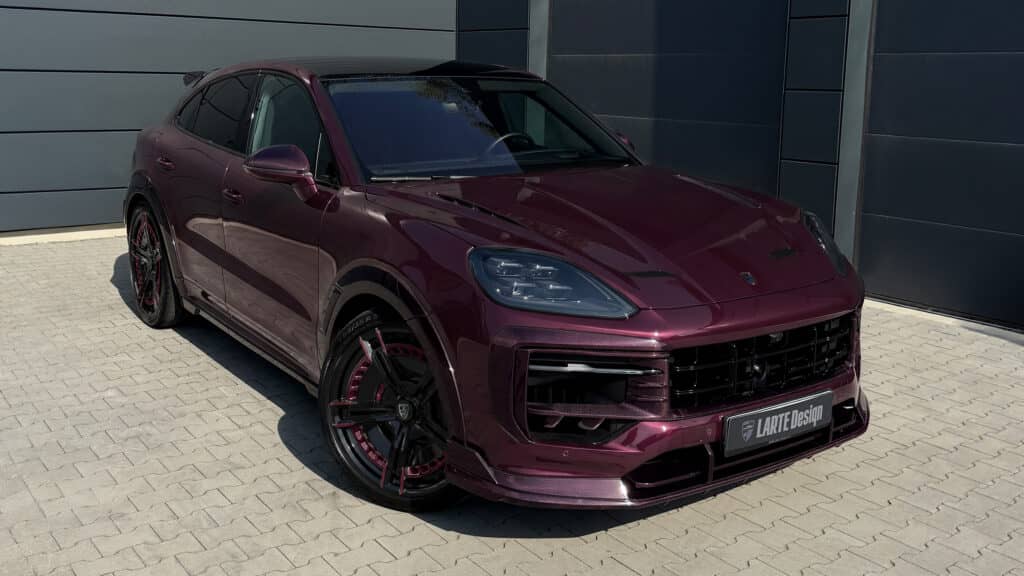 LARTE Design повертається до Porsche Cayenne Coupé з унікальним бурдоновим дизайном