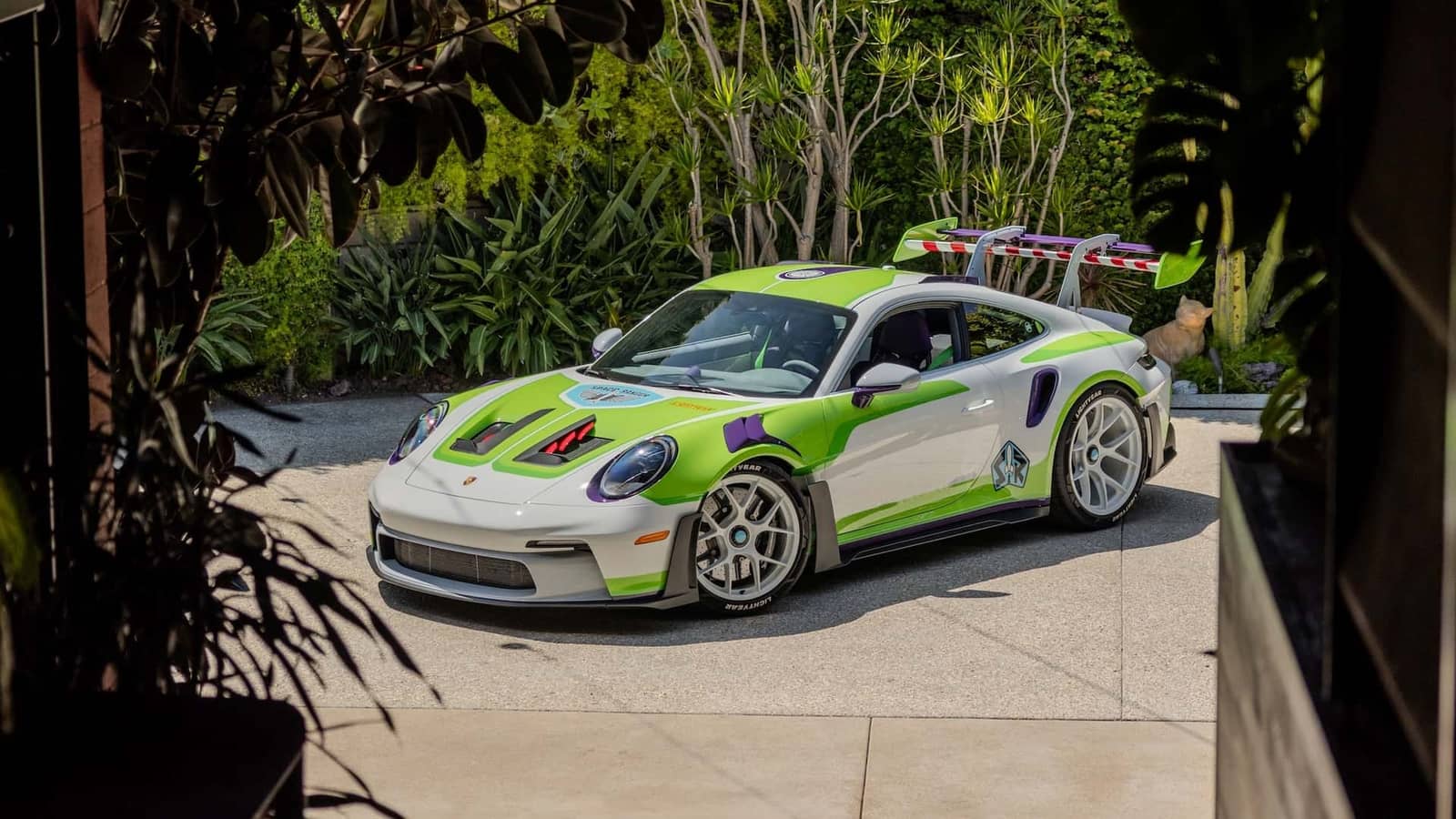 Porsche представила три неймовірні 911, натхненні Історією іграшок для благодійності
