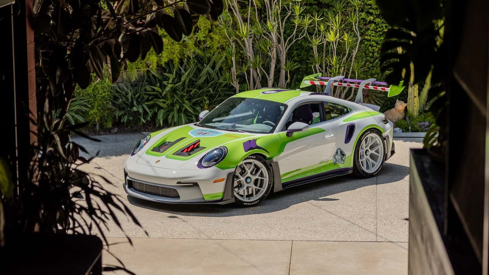Porsche представила три неймовірні 911, натхненні Історією іграшок для благодійності