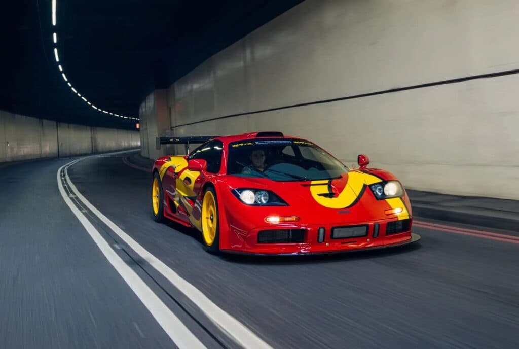 Іконічний McLaren F1 GTR виставлений на аукціон, очікується ціна понад 550 мільйонів рендів
