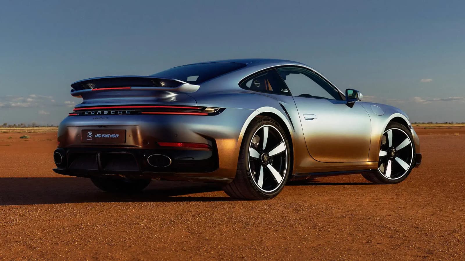 Porsche 911 Turbo S Land Down Under святкує 75 років Porsche в Австралії