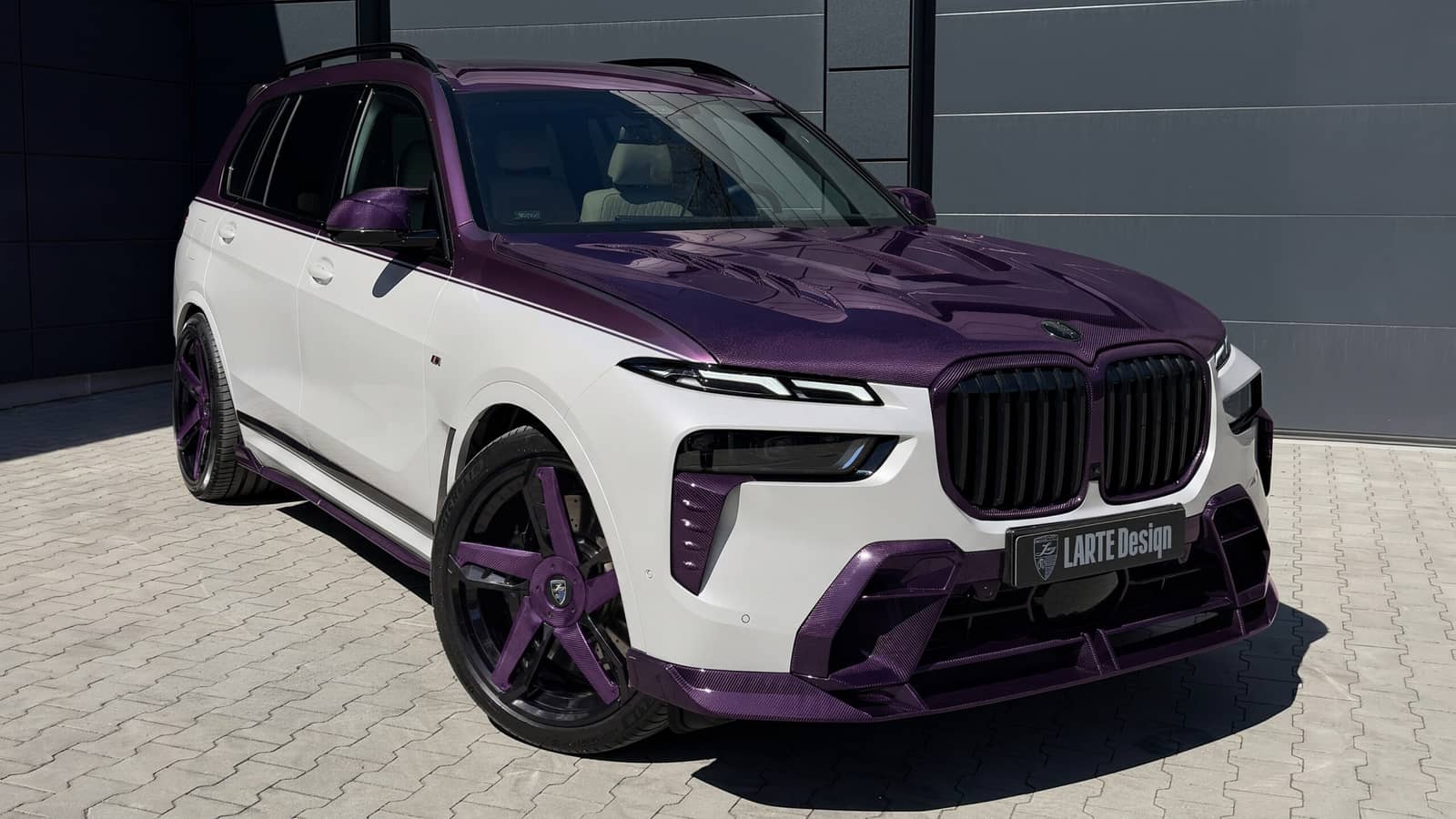 LARTE Design перетворює BMW X7 з кольоровим карбоном